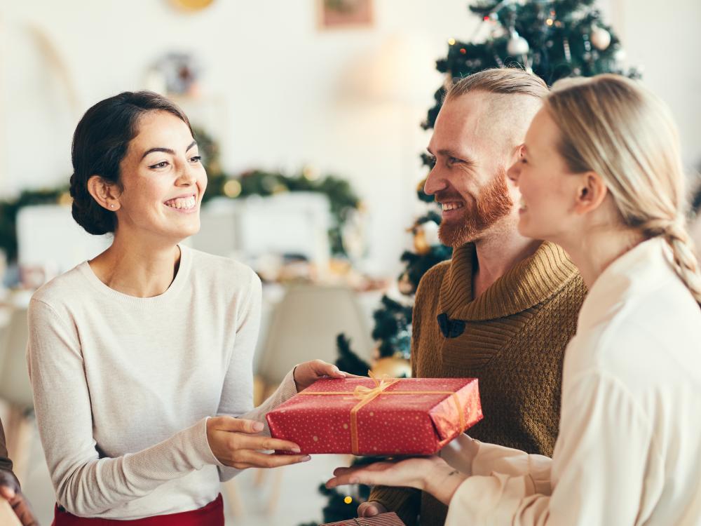 main of Gift Giving Becomes Easier With Some Useful Gift Ideas 